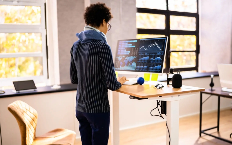Ayakta Çalışma Masaları ile Ergonomi ve Verimlilik
